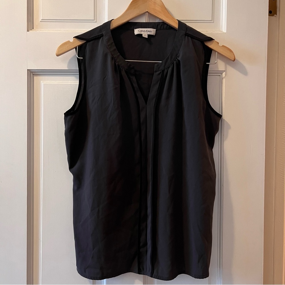 Calvin Klein - Sleeveless Blouse